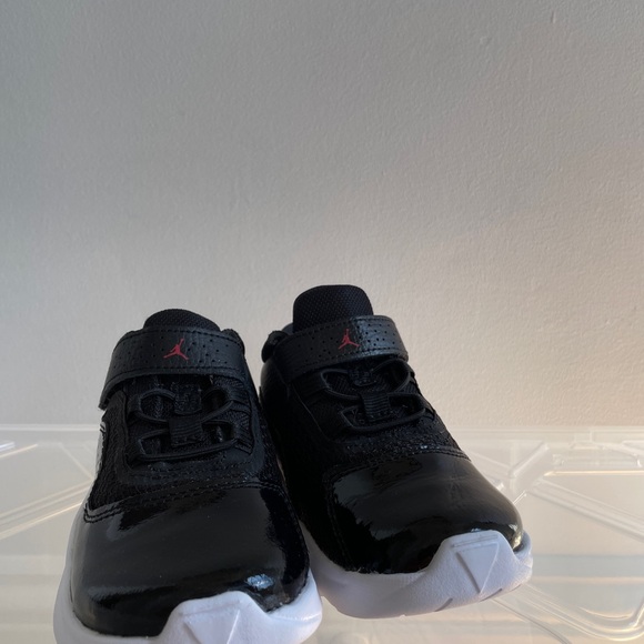 Nike Air Jordan 11 CMFT Low Kids size 8 - Picture 3 of 8